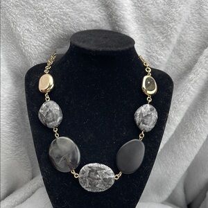 Daisy Fuentes Gold toned Gray black Stone Necklace